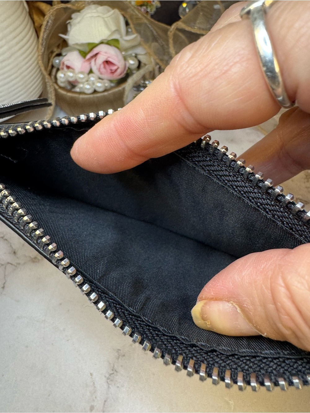 Guess Wristlet - Picture 3 of 8